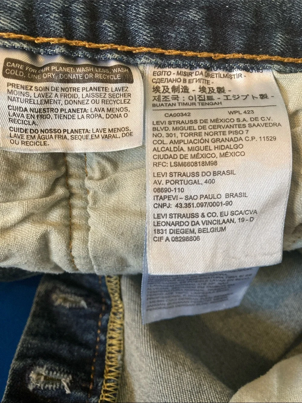 Levi's 501 button fly Medium Blue Straight Jeans - Classic 34/32